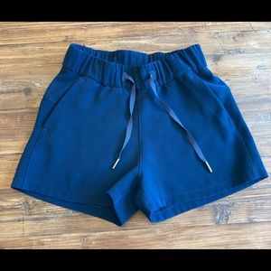 Lululemon Stretch Luxtreme High-Rise Short - Navy